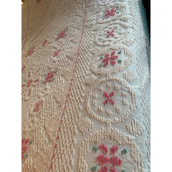 Vintage Chenille Bedspread Floral Pattern Fringe 74"x106" Off-White Pink & Green - Picture 3 of 8
